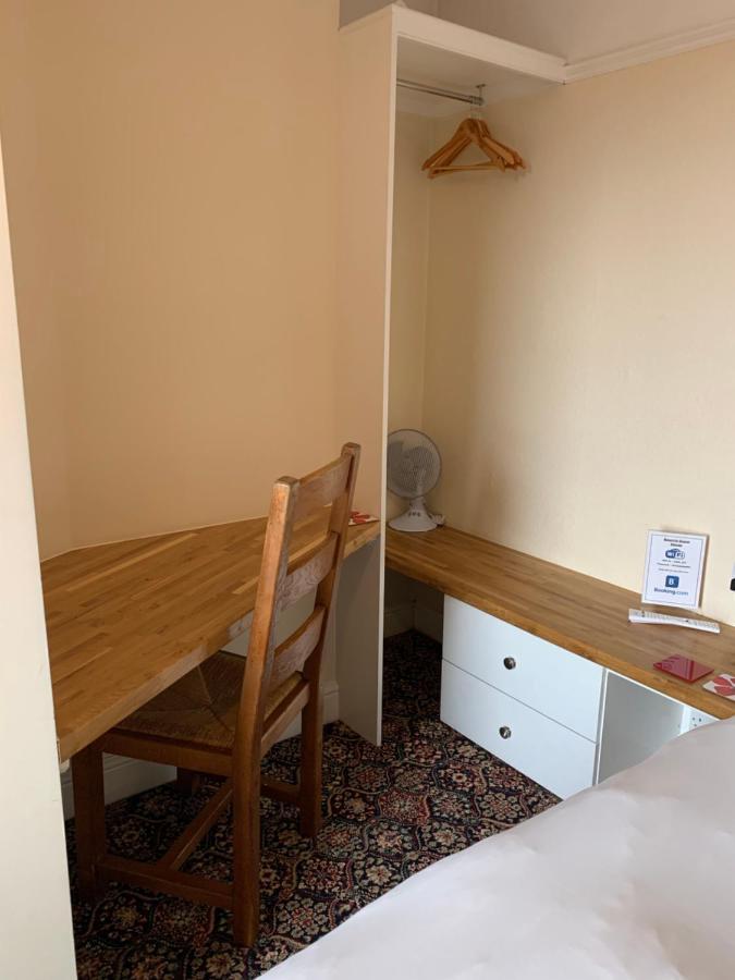 Bouvrie Guest House Герефорд Екстер'єр фото